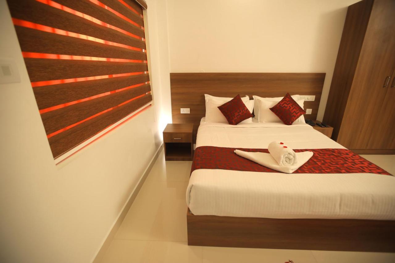 The Patio Thekkady Hotel Bagian luar foto