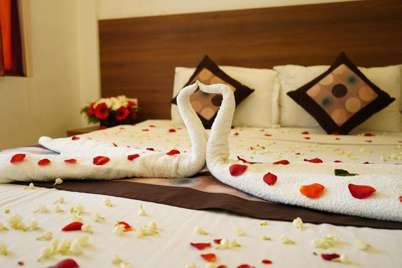 The Patio Thekkady Hotel Bagian luar foto